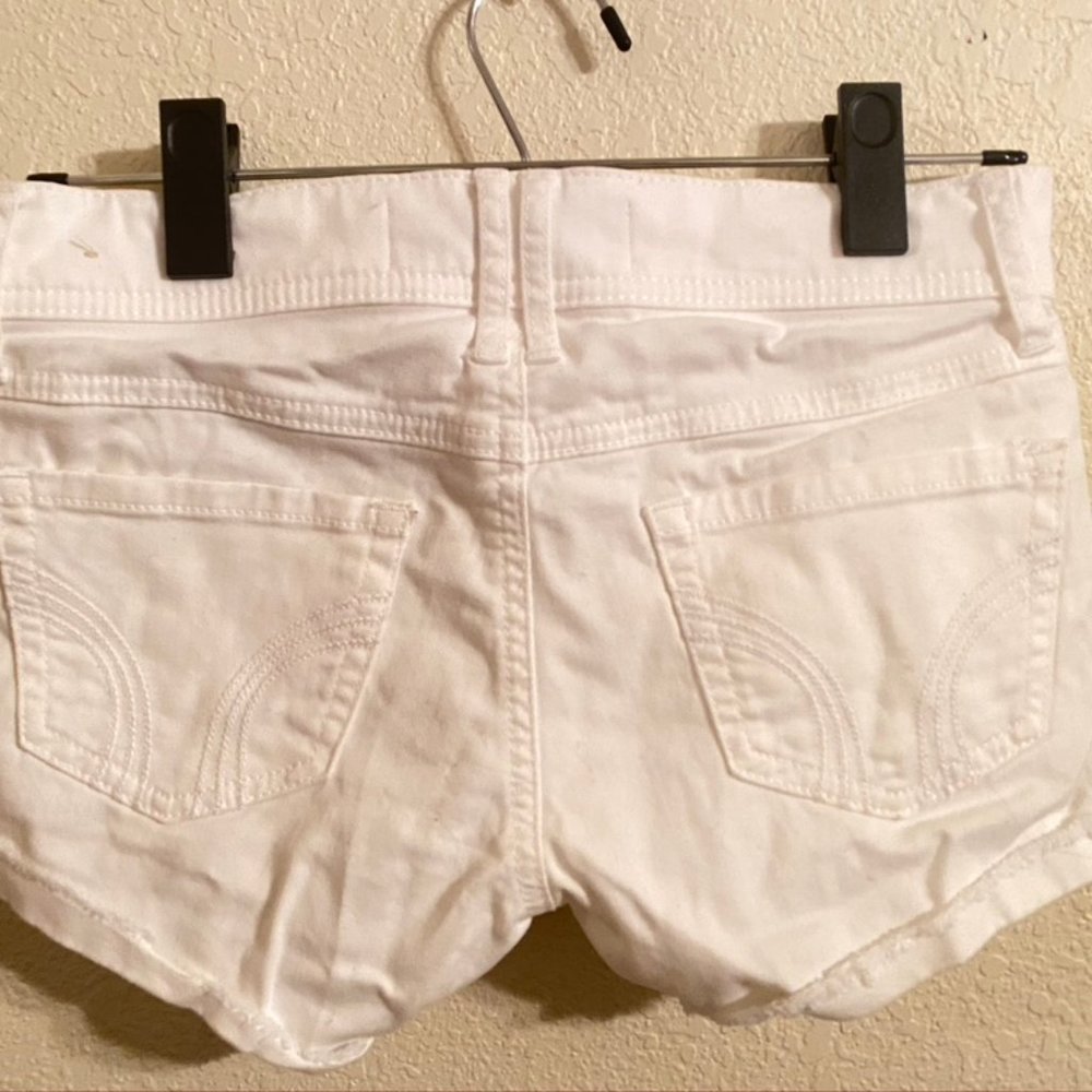 Hollister White Shorts Size 24/Size 0